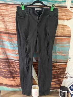 Torrid Black/Grey Distressed Women's Skinny Jeans